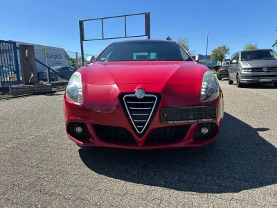 Gebraucht Alfa Romeo Giulietta Turismo 163 PS (119 kW) 2012 Rot Kleinwagen