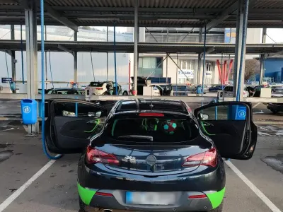 Gebraucht Opel Astra 140 PS (102 kW) 2011 Schwarz Kombi