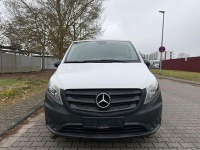 Usado Mercedes Vito 163 HP (119 kW) 2016 Branco Van