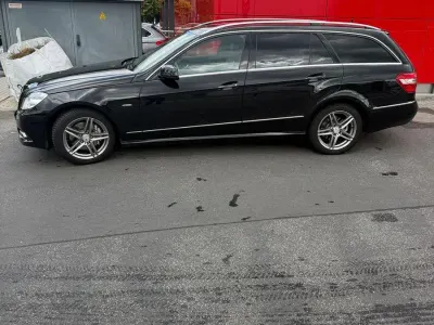 Gebraucht Mercedes E300 Avantgarde 231 PS (169 kW) 2010 Schwarz Limousine