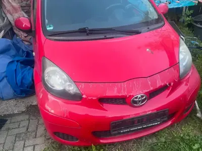 Używany Toyota Aygo 68 KM (50 kW) 2009 Czerwony Hatchback