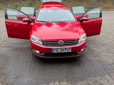 Rot Gebraucht 2011 VW Passat Comfortline Kombi | 4.790 € (Fairer Preis)
