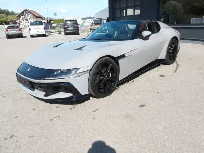 Gebraucht Ferrari 12 Cilindri 825 PS (606 kW) 2026 Grau Cabrio
