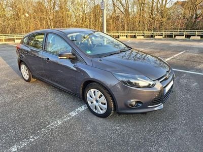 Gebraucht Ford Focus 105 PS (77 kW) 2011 Grau Limousine