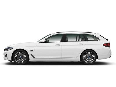 Alpinweiss iii Gebraucht 2022 BMW 530 Luxury Line Kombi | 37.400 € (Teuer)