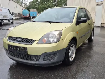 Używany Ford Fiesta Fun X 69 KM (50 kW) 2007 Żółty Hatchback