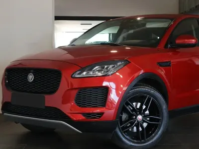 Gebraucht Jaguar E-Pace Basis 150 PS (110 kW) 2019 Rot SUV