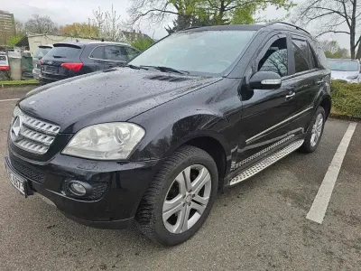 Gebraucht Mercedes ML320 224 PS (164 kW) 2007 Schwarz SUV