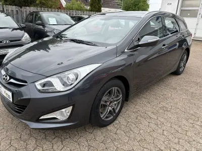 Gebraucht Hyundai i40 Edition 135 PS (99 kW) 2013 Grau Kombi