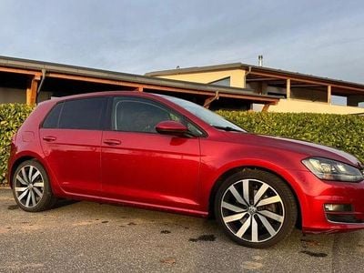 Rot Gebraucht 2013 VW Golf Highline Limousine | 9.950 € (Fairer Preis)