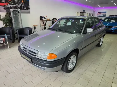 Usata Opel Astra 90 CV (66 kW) 1994 Grigio Berlina