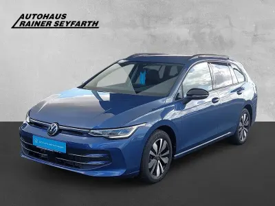 Gebraucht VW Golf VIII Goal 150 PS (110 kW) 2025 Blau Kombi