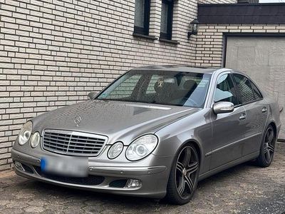 Mercedes E200