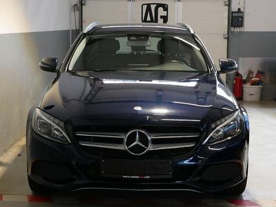 Gebraucht Mercedes C250 204 PS (150 kW) 2016 Blau Kombi