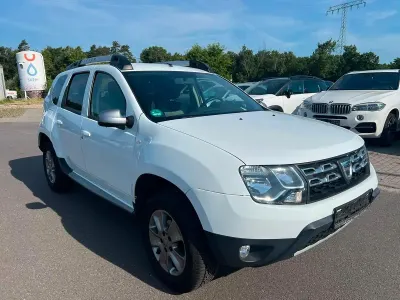 Gebraucht Dacia Duster Lauréate 114 PS (83 kW) 2017 Weiß SUV