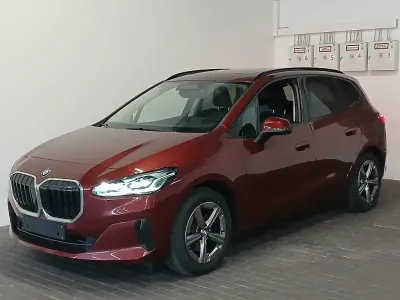 Gebraucht BMW 218 Sport Line 150 PS (110 kW) 2025 Rot Van / Kleinbus