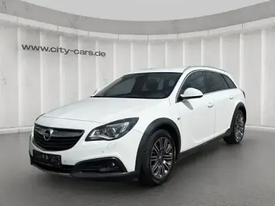 Gebraucht Opel Insignia Country Tourer 170 PS (125 kW) 2015 Weiß Kombi