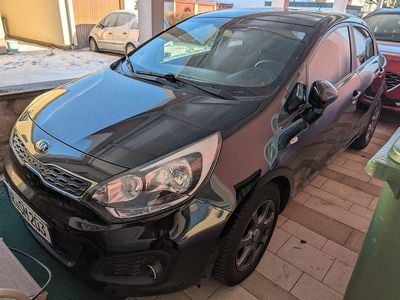 Schwarz Gebraucht 2014 Kia Rio Limousine | 3.500 € (Guter Preis)