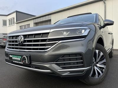 Siliziumgrau Gebraucht 2022 VW Touareg Elegance SUV | 54.860 € (Fairer Preis)
