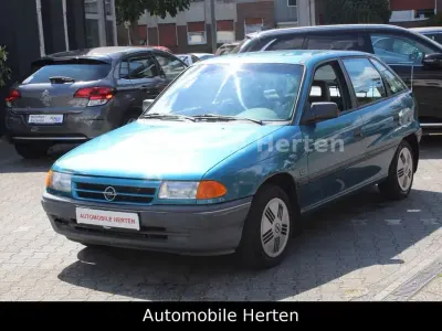Gebraucht Opel Astra 90 PS (66 kW) 1993 Blau Limousine