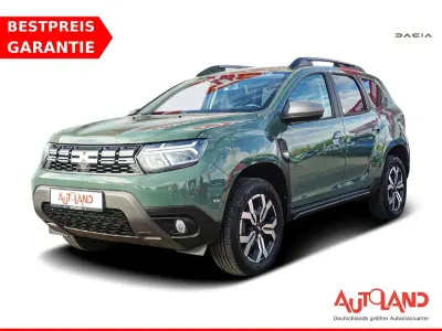 Gebraucht Dacia Duster 101 PS (74 kW) 2024 Safarigrünmet. SUV