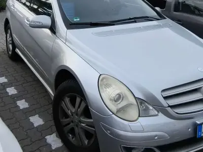Gebraucht Mercedes R500 306 PS (225 kW) 2007 Van / Kleinbus