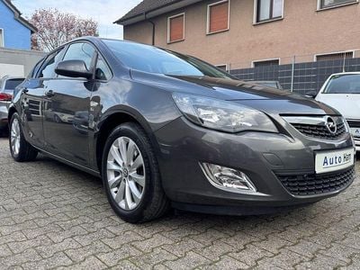 Gebraucht Opel Astra 110 PS (80 kW) 2012 Grau Limousine