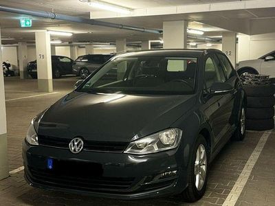 Gebraucht VW Golf VII Comfortline 105 PS (77 kW) 2014 Grau Limousine