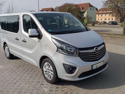 Usata Opel Vivaro 140 CV (102 kW) 2014 Argento Monovolume