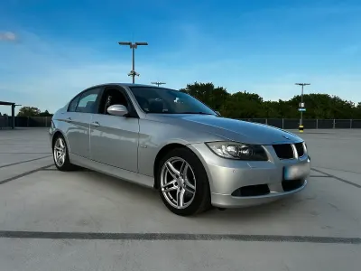 Gebraucht BMW 320 177 PS (130 kW) 2008 Silber Limousine