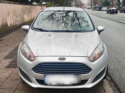 Silber Gebraucht 2014 Ford Fiesta SYNC Edition Kleinwagen | 4.900 € (Fairer Preis)