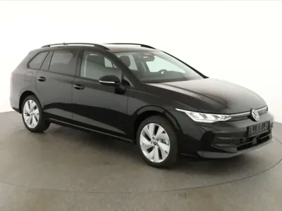 Neu VW Golf VIII Life 150 PS (110 kW) 2026 Grenadill schwarz met... Kombi