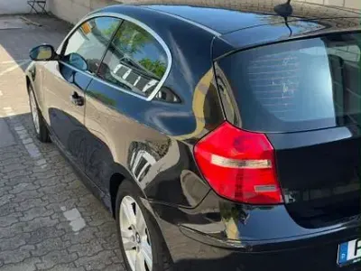 Gebraucht BMW 116 122 PS (89 kW) 2008 Schwarz Kleinwagen