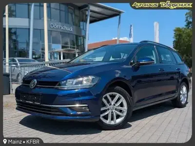 Gebraucht VW Golf VII Comfortline 116 PS (85 kW) 2018 Blau Kombi