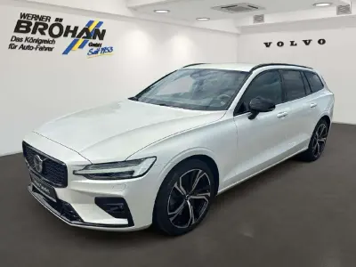 Gebraucht Volvo V60 Plus 197 PS (144 kW) 2023 Crystal white pearl / metallic Kombi