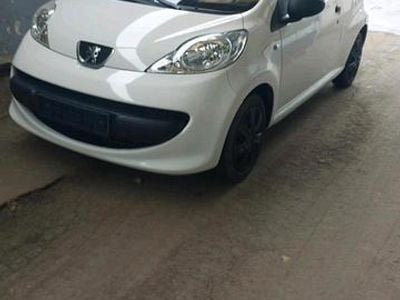 Second-hand Peugeot 107 68 CP (50 kW) 2009 Alb Hatchback
