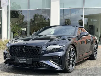 Neu Bentley Continental 680 PS (500 kW) 2026 Blau Cabrio
