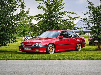 Rot Gebraucht 1987 Opel Omega Limousine | 19.999 €