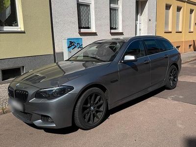 Gebraucht BMW 530 258 PS (189 kW) 2012 Grau Kombi