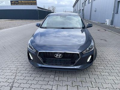 Gebraucht Hyundai i30 110 PS (80 kW) 2017 Grau Limousine