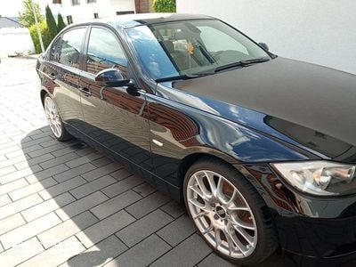Gebraucht BMW 320 177 PS (130 kW) 2008 Schwarz Limousine