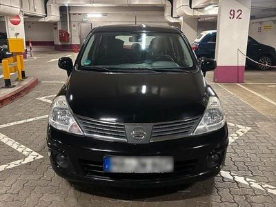 Schwarz Gebraucht 2009 Nissan Tiida Acenta Limousine | 2.990 € (Fairer Preis)