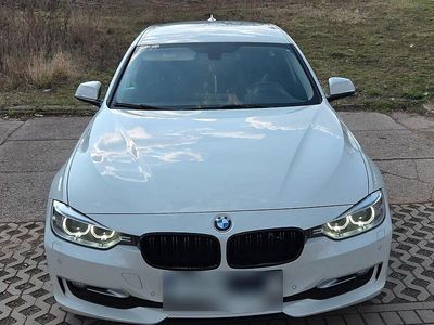 Usata BMW 318 150 CV (110 kW) 2013 Bianco Station wagon