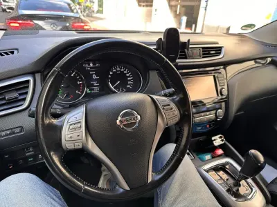 Gebraucht Nissan Qashqai Acenta 131 PS (96 kW) 2016 Schwarz SUV