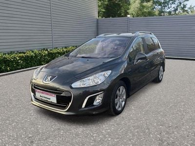 Grau Gebraucht 2012 Peugeot 308 Family Kombi | 4.999 € (Teuer)