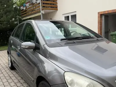 Gebraucht Mercedes B180 109 PS (80 kW) 2008 Grau Van / Kleinbus