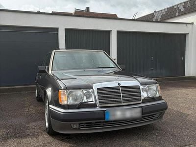 Gebraucht Mercedes E500 326 PS (239 kW) 1992 Schwarz Limousine