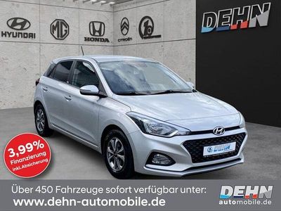 Gebraucht Hyundai i20 Trend 101 PS (74 kW) 2020 Silber Limousine