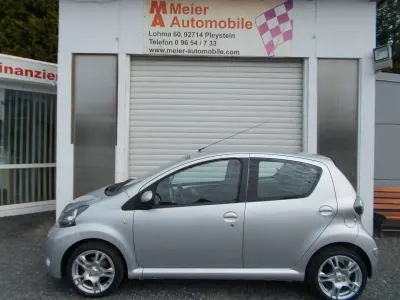 Gebraucht Toyota Aygo Cool 68 PS (50 kW) 2013 Silber Kleinwagen