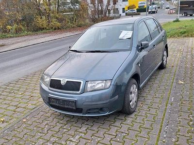 Grau Gebraucht 2007 Skoda Fabia Kleinwagen | 1.200 € (Fairer Preis)